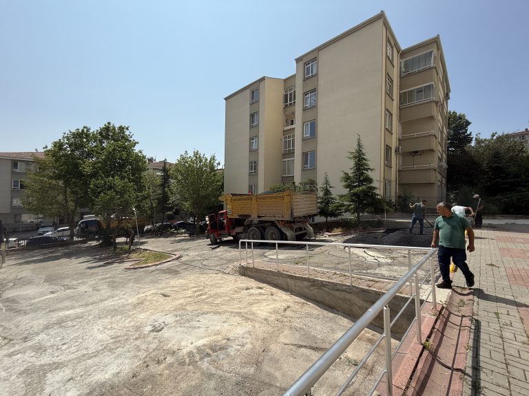 CANKAYA BEYAZSARAY APARTMANI OTOPARK ASFALT CALISMASI